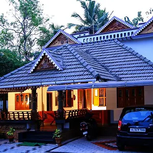 Mom&pop Thyparambil Heritage Homestay Alappuzha